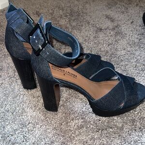 NEW Donald J. Pliner Women's Dark Blue Platform Heels